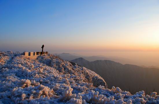 杭州爸爸打包一车雪回家送女儿