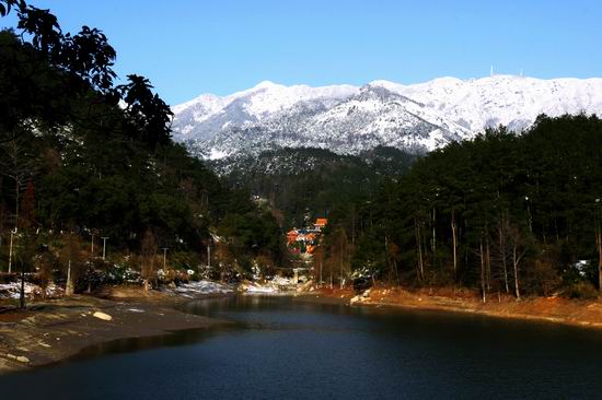 中国自主研制6吨级飞行器成功首飞